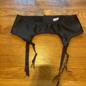 Agent Provocateur NWOT black garter bellt size M